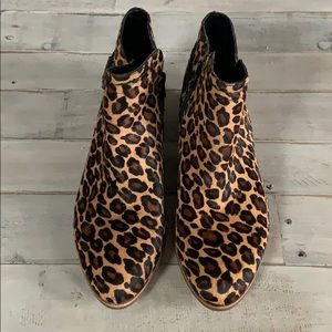 NWOB Gianni Bini Leopard real leather bootie 9